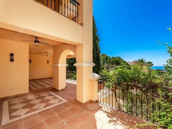 3-bedroom Apartment In Benahavis, Spain (161 M²)