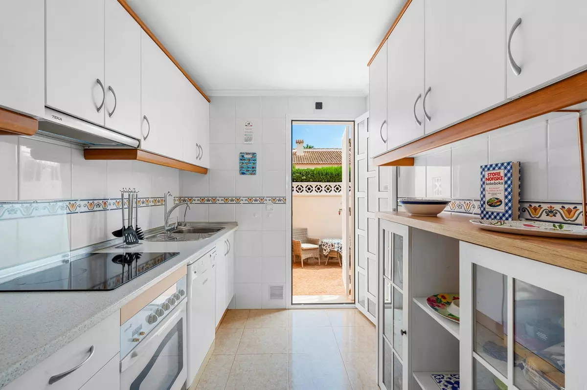 3-bedroom Town House In Rojales, Spain (102 M²)