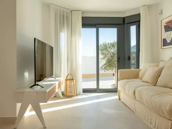 2-bedroom Villa In Cox, Spain (64 M²)