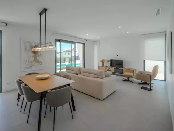 3-bedroom Villa In Rojales, Spain (156 M²)