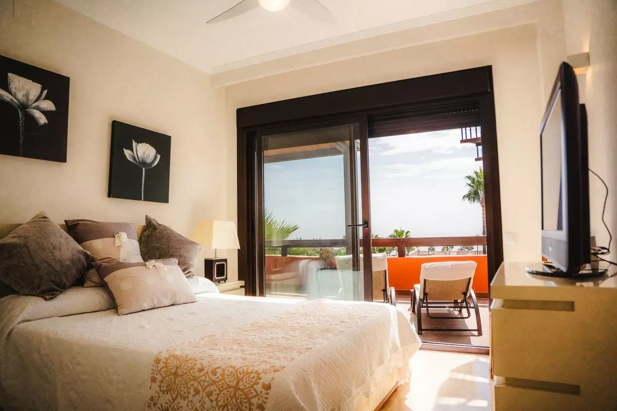 3-bedroom Apartment In Estepona, Spain (150 M²)