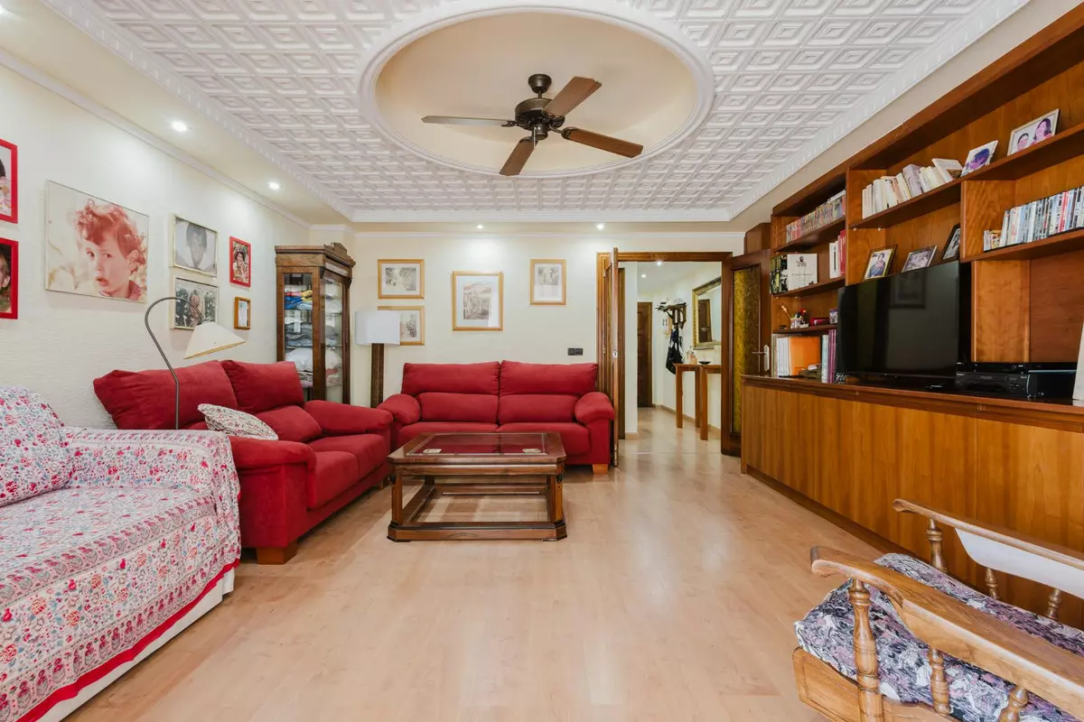 3-bedroom Apartment In Torrevieja, Spain (100 M²)