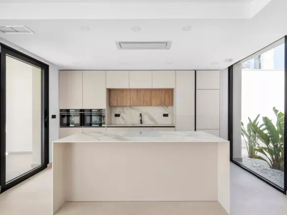 4-bedroom Villa In Torrevieja, Spain (213 M²)