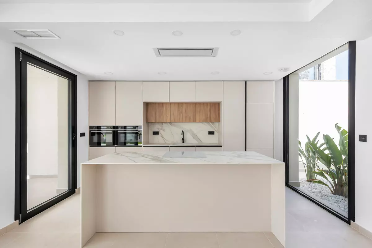 4-bedroom Villa In Torrevieja, Spain (213 M²)
