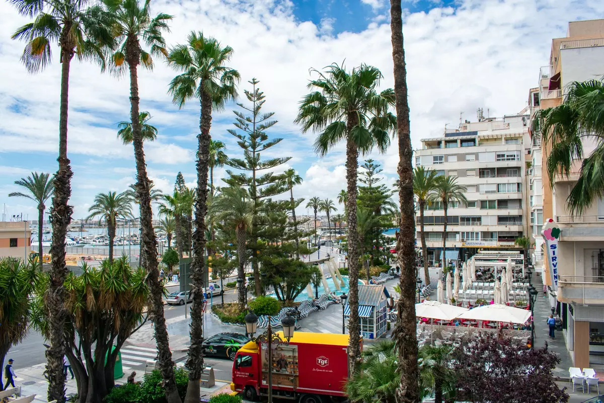 2-bedroom Apartment In Torrevieja, Spain (105 M²)