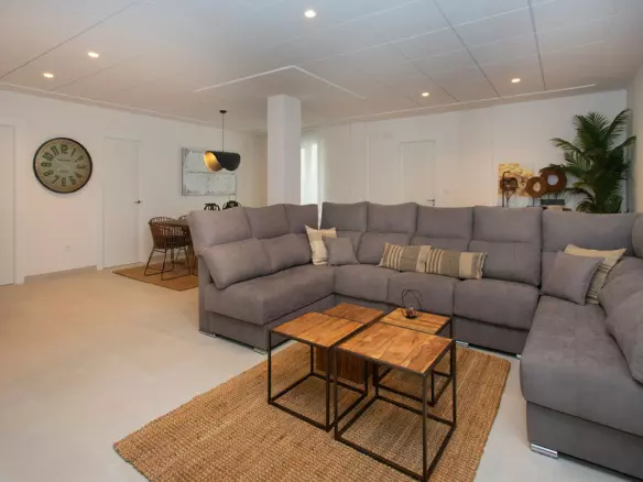 3-bedroom Villa In Hondon De Las Nieves, Spain (228 M²)