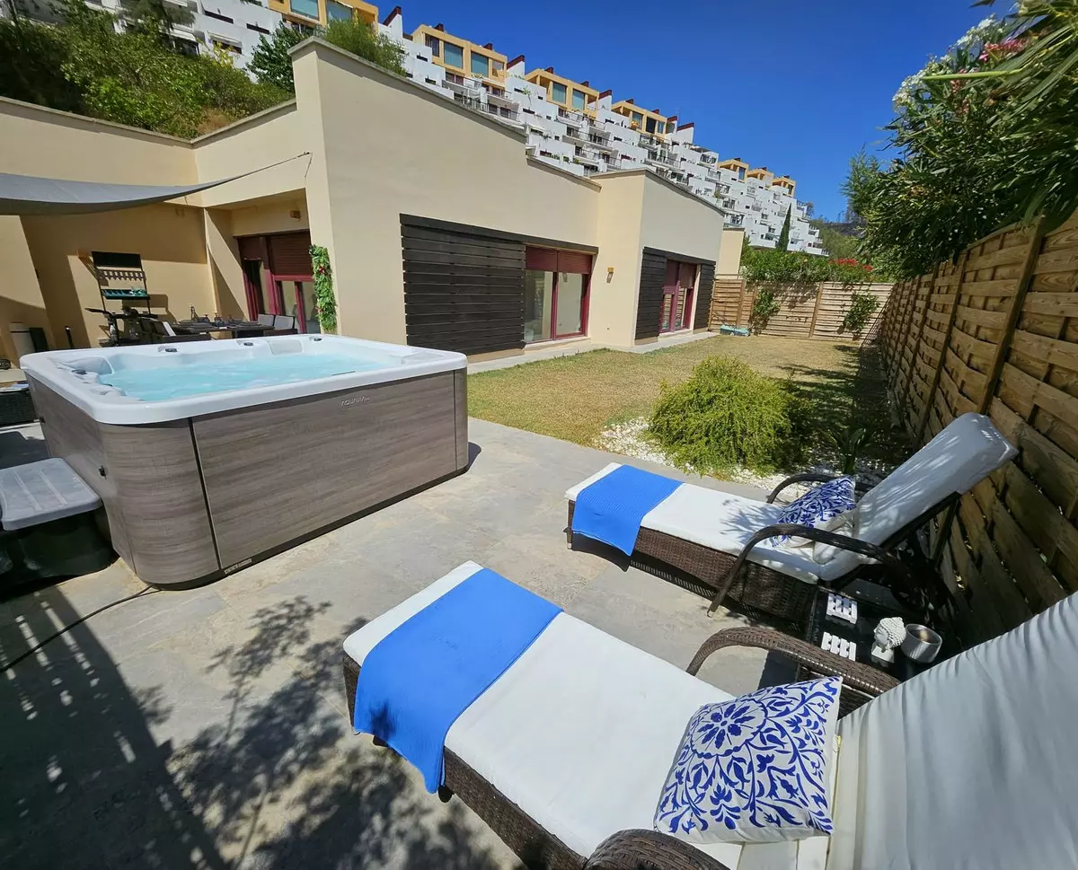 3-bedroom Villa In Benahavis, Spain (200 M²)