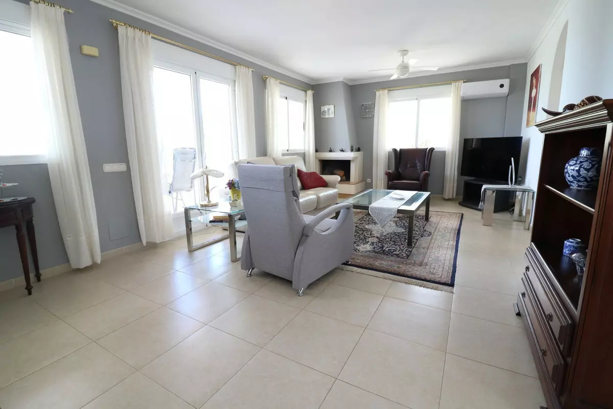 3-bedroom Villa In Algorfa, Spain (216 M²)