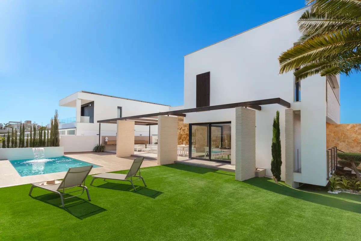 4-bedroom Villa In Orihuela, Spain (293 M²)