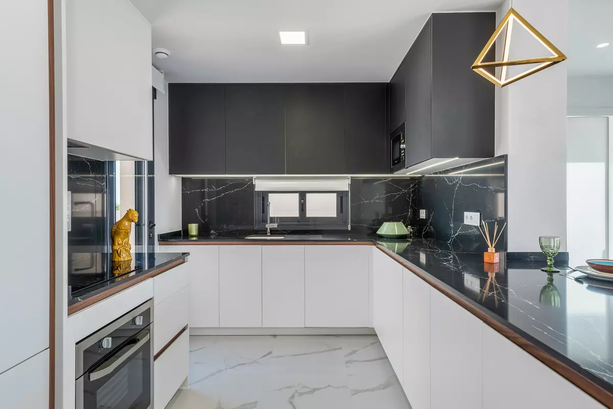 2-bedroom Villa In San Miguel De Salinas, Spain (92 M²)