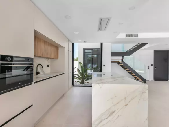 4-bedroom Villa In Torrevieja, Spain (213 M²)
