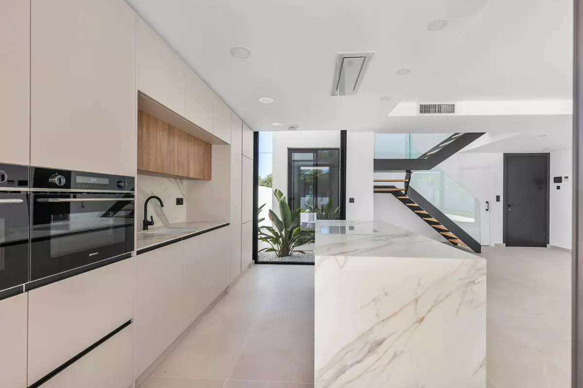 4-bedroom Villa In Torrevieja, Spain (213 M²)