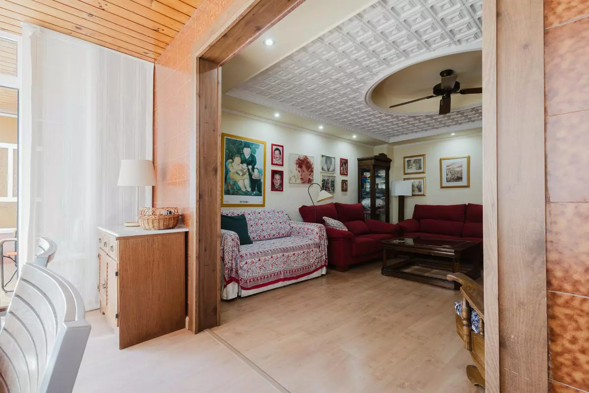3-bedroom Apartment In Torrevieja, Spain (100 M²)