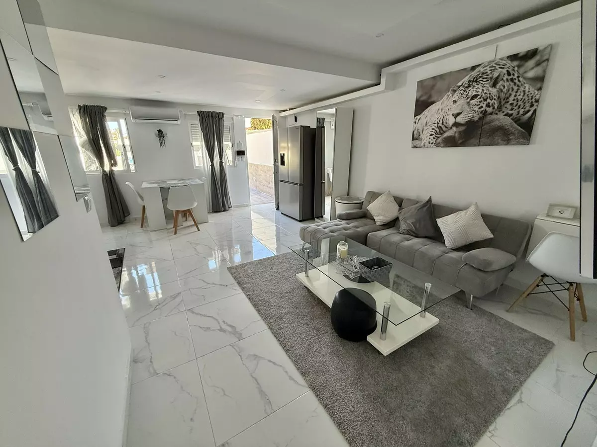 2-bedroom Bungalow In Torrevieja, Spain (57 M²)