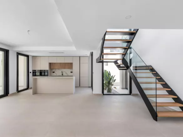 4-bedroom Villa In Torrevieja, Spain (213 M²)