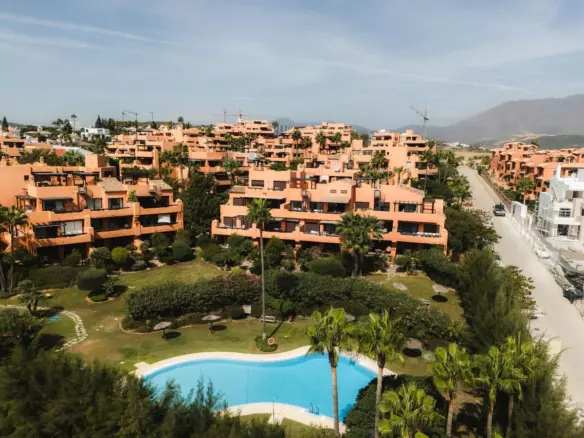 3-bedroom Apartment In Estepona, Spain (150 M²)