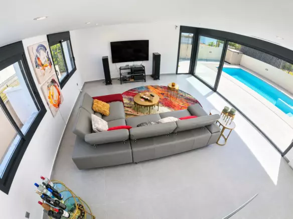 4-bedroom Villa In Algorfa, Spain (126 M²)