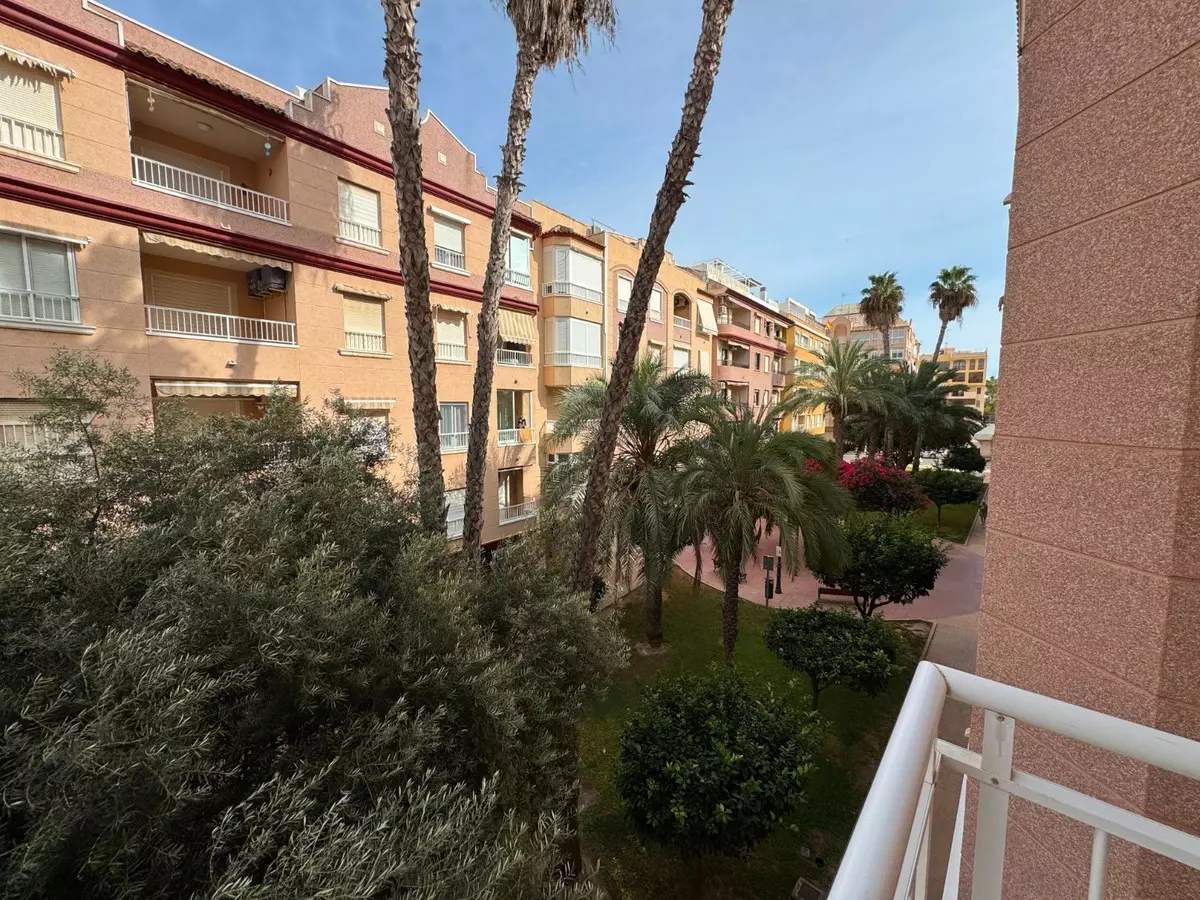 3-bedroom Apartment In Guardamar Del Segura, Spain (96 M²)