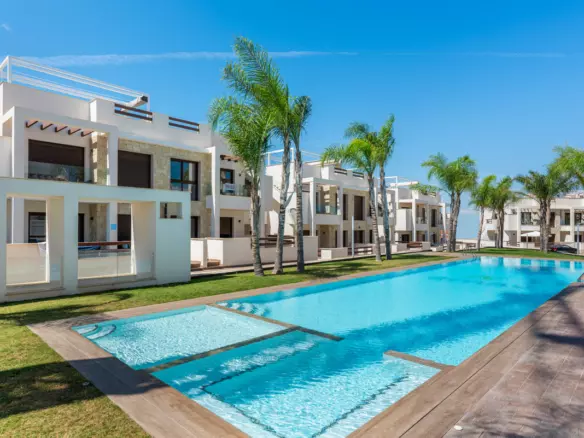 3-bedroom Apartment In Torrevieja, Spain (71 M²)