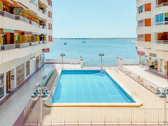 3-bedroom Apartment In Torrevieja, Spain (100 M²)