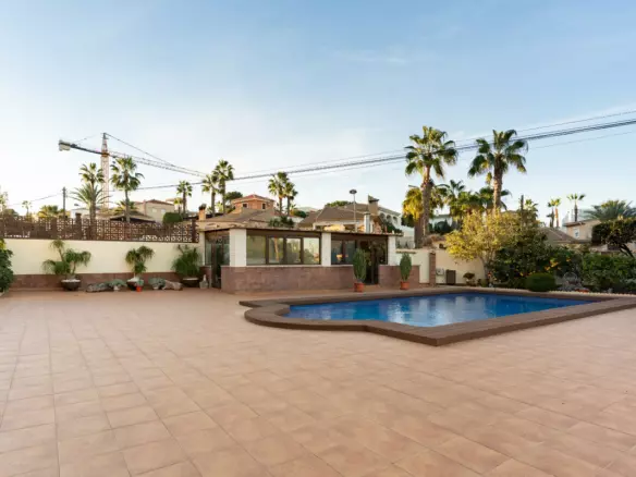 7-bedroom Villa In Orihuela, Spain (312 M²)