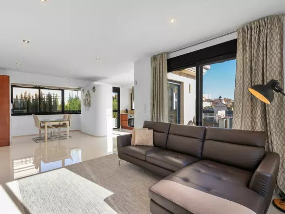 5-bedroom Villa In Orihuela, Spain (296 M²)