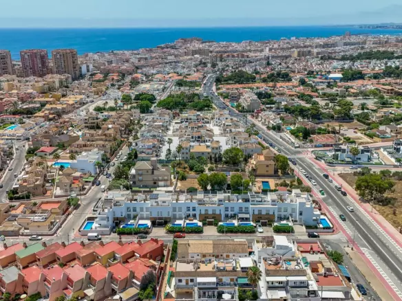 5-bedroom Town House In Torrevieja, Spain (184 M²)