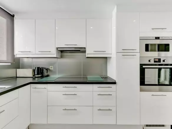 2-bedroom Apartment In Marbella, Spain (145 M²)