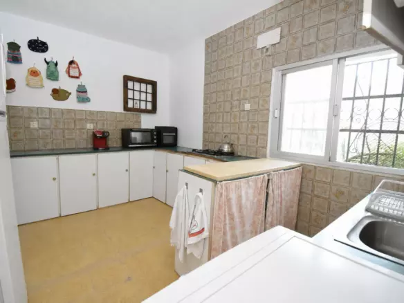 3-bedroom Villa In Marbella, Spain (209 M²)