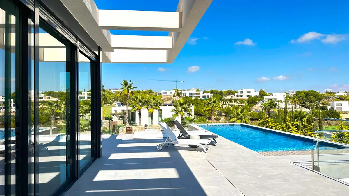 6-bedroom Villa In Orihuela, Spain (450 M²)