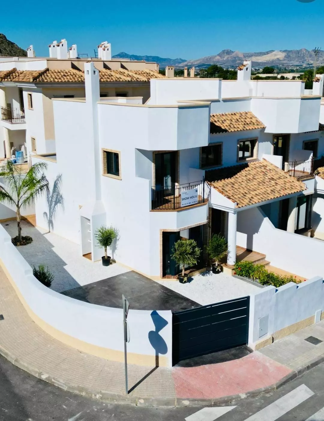 3-bedroom Villa In Cox, Spain (101 M²)