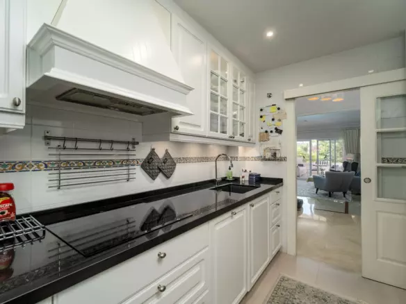 2-bedroom Apartment In Estepona, Spain (101 M²)