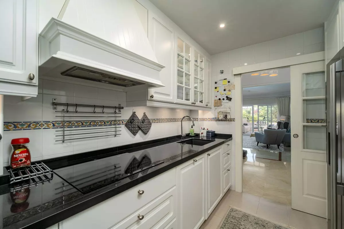 2-bedroom Apartment In Estepona, Spain (101 M²)