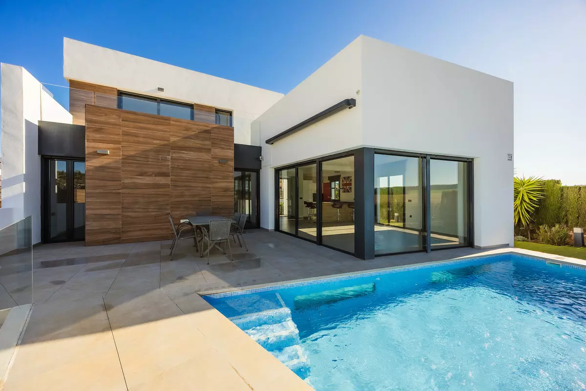 4-bedroom Villa In Algorfa, Spain (300 M²)
