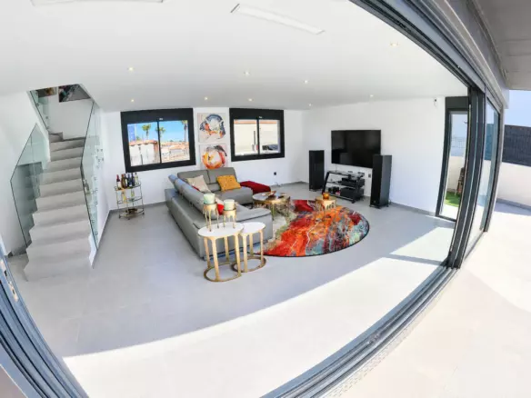4-bedroom Villa In Algorfa, Spain (126 M²)