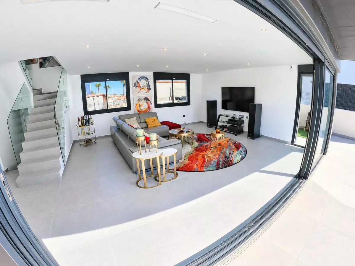 4-bedroom Villa In Algorfa, Spain (126 M²)
