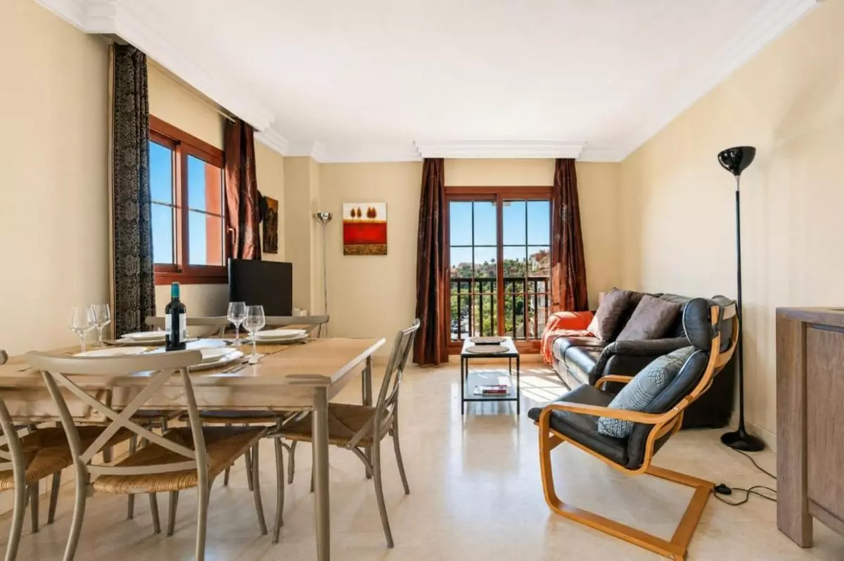 2-bedroom Apartment In Estepona, Spain (158 M²)
