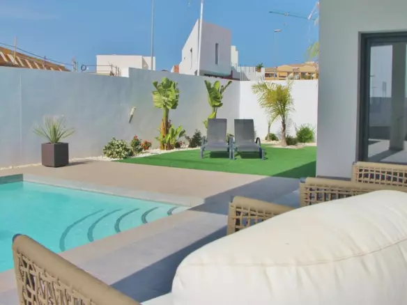 3-bedroom Villa In Rojales, Spain (86 M²)