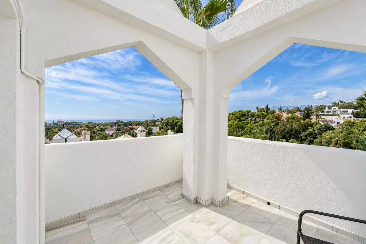 2-bedroom Apartment In Marbella, Spain (62 M²)