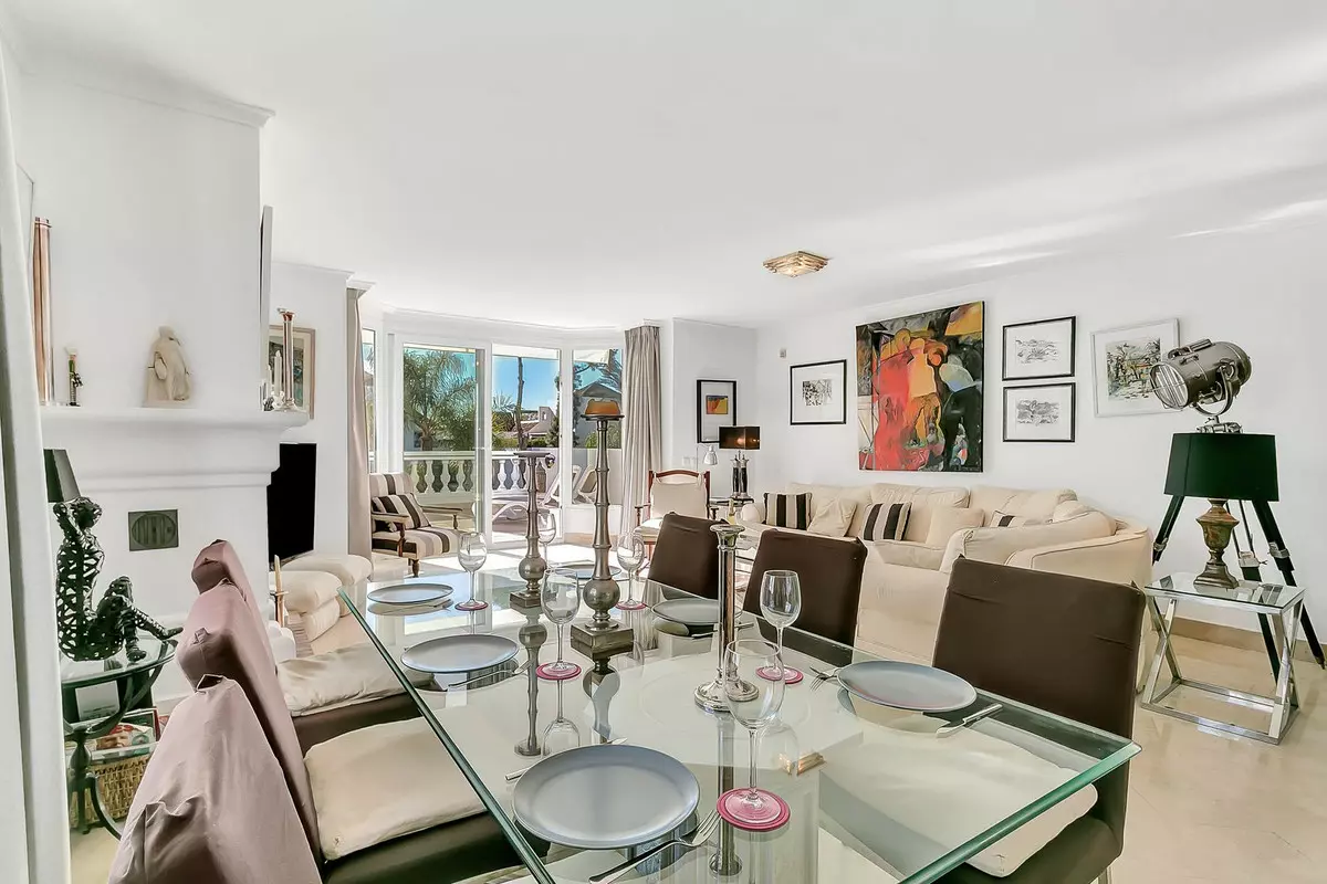 2-bedroom Apartment In Marbella, Spain (145 M²)