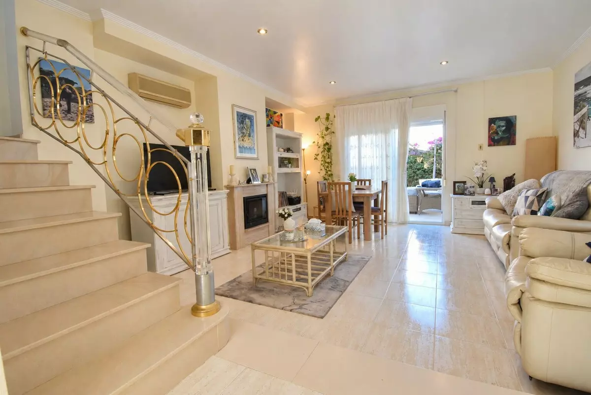 3-bedroom Town House In Orihuela, Spain (130 M²)