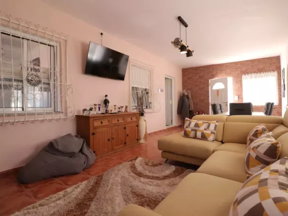4-bedroom Villa In Benferri, Spain (112 M²)