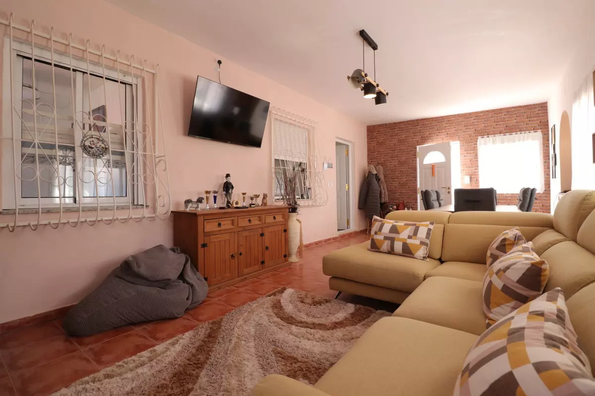 4-bedroom Villa In Benferri, Spain (112 M²)