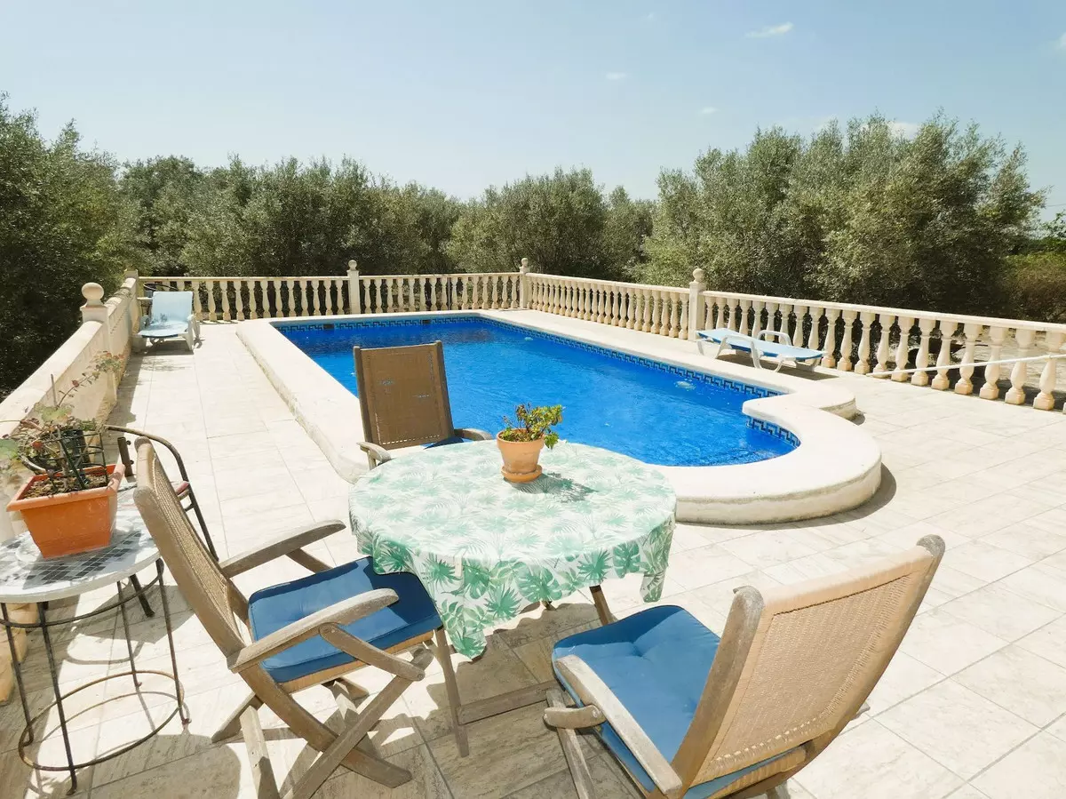 3-bedroom Country House In Dolores, Spain (146 M²)