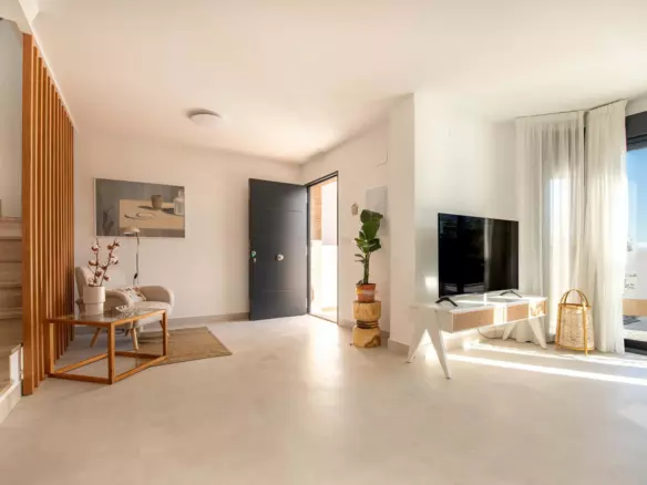 2-bedroom Villa In Cox, Spain (64 M²)