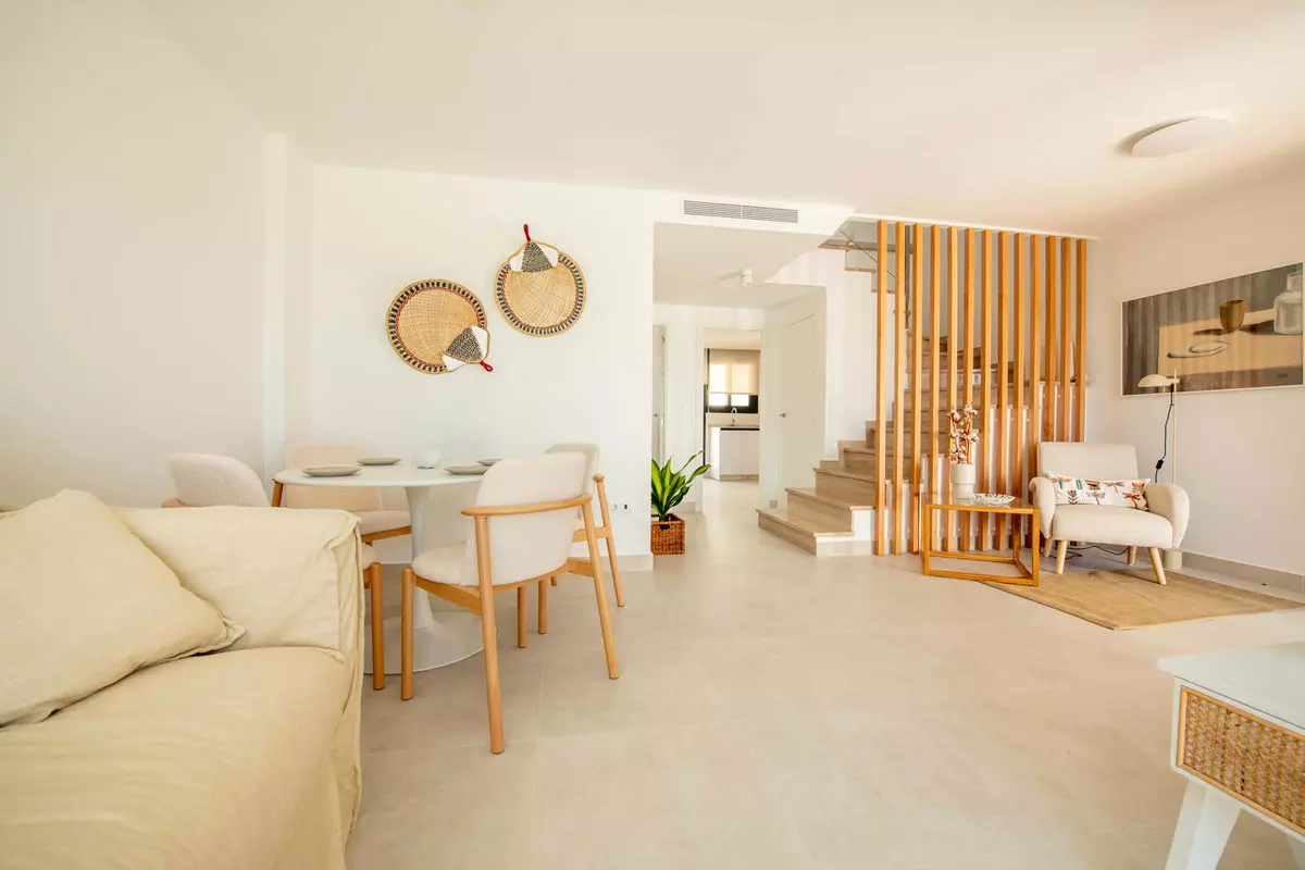 3-bedroom Villa In Cox, Spain (101 M²)