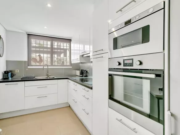 2-bedroom Apartment In Marbella, Spain (145 M²)