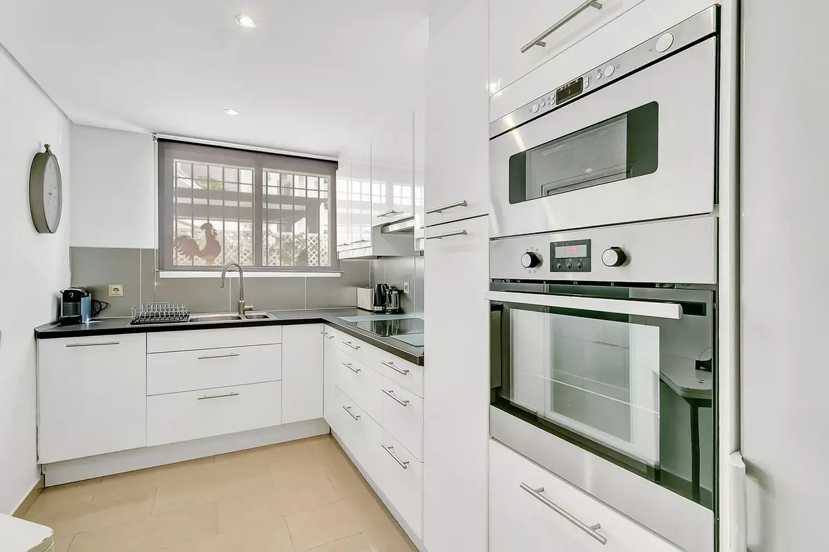 2-bedroom Apartment In Marbella, Spain (145 M²)
