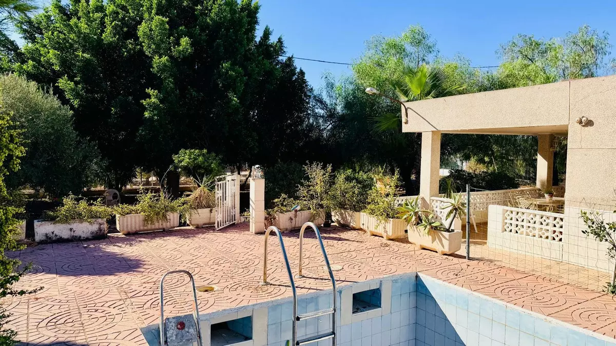 4-bedroom Villa In Crevillent, Spain (267 M²)