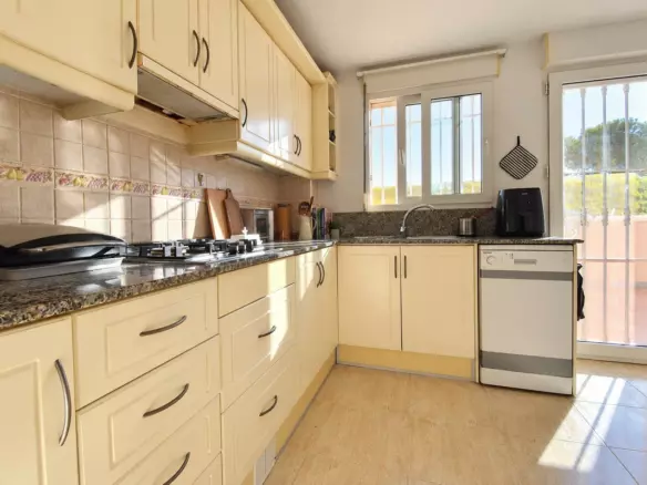 3-bedroom Town House In Orihuela, Spain (130 M²)